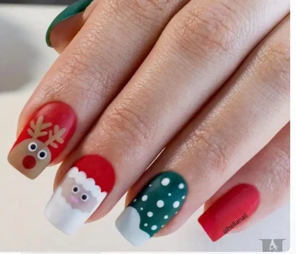 اجاره میز ناخن ماهی ۲ تومن بدون پول پیش|آرایشگاه و سالنهای زیبایی|شیراز, معالیآباد|دیوار