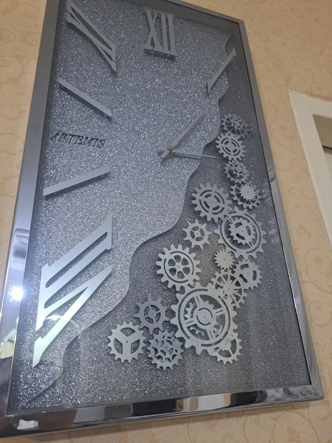 ساعت آرتمیس دیواری نقره ای|ساعت دیواری و تزئینی|تهران, مشیریه|دیوار