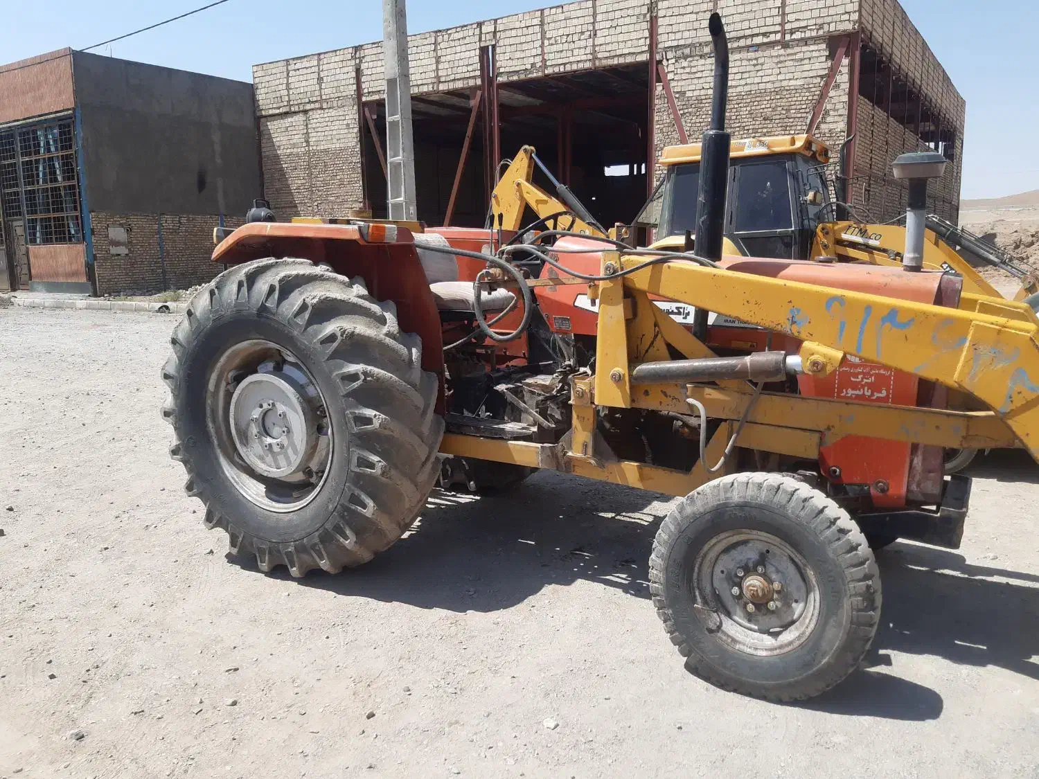 تراکتور بیل لودری مدل ۷۲|خودرو سنگین|بیرجند, |دیوار