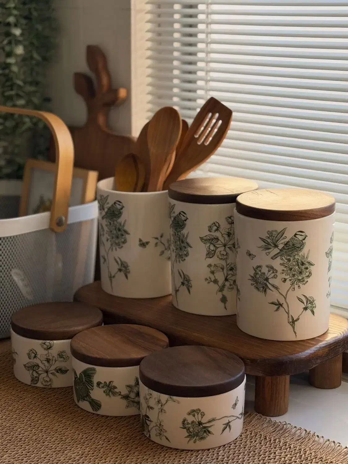 چایخوری|ظروف سرو و پذیرایی|نیشابور, دارایی|دیوار