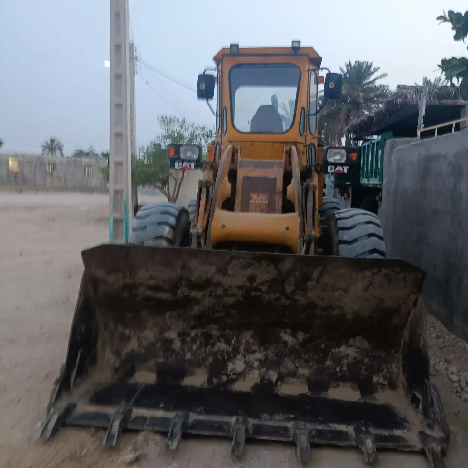 لودر|خودرو سنگین|قلعه قاضی, |دیوار