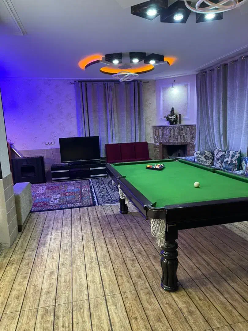 اجاره باغ با استخرآب گرم بیلیارد فول امکانات کد124|اجارهٔ کوتاهمدت ویلا و باغ|شیراز, باغشهر قصر سبز|دیوار