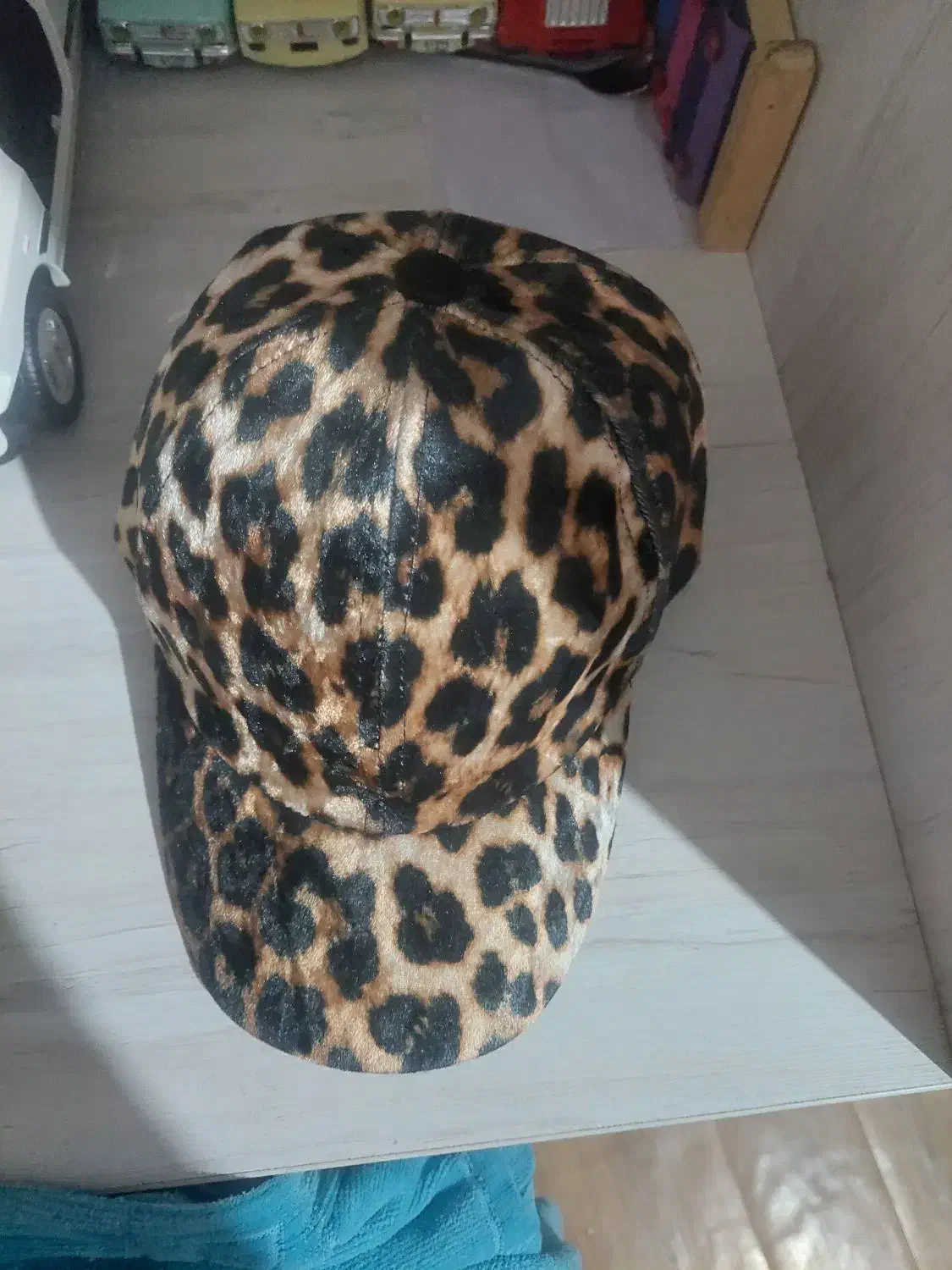 کلاه کپ زنانه|لباس|کرج, اصفهانی‌ها|دیوار