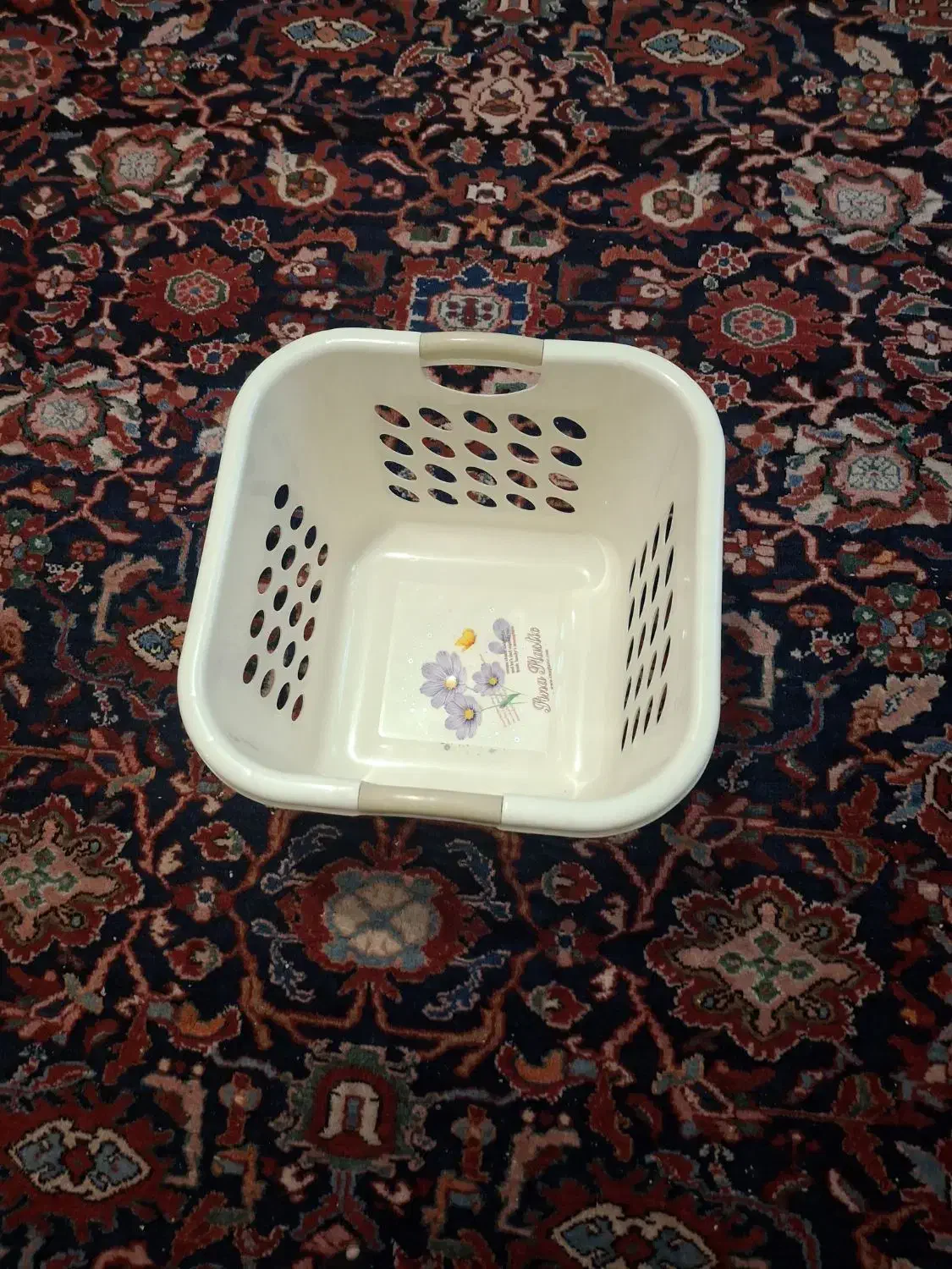 سبدلباس|ظروف نگهدارنده، پلاستیکی، یکبارمصرف|همدان, |دیوار