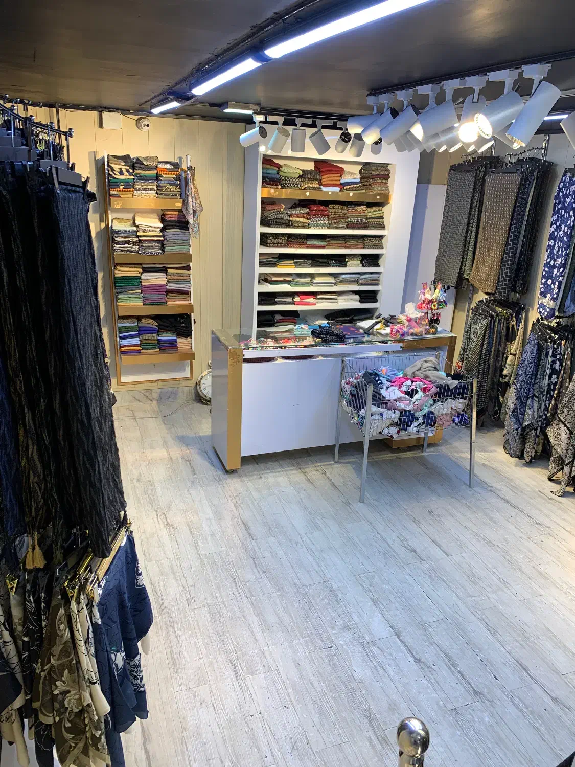 واگذاری مغازه شال روسری|اجارهٔ مغازه و غرفه|تربت جام, المهدی|دیوار