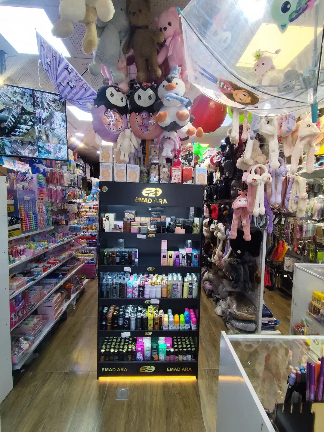 فروشنده خانوم شیفت عصر یا صبح|استخدام خدمات فروشگاه و رستوران|مشهد, سرافرازان|دیوار