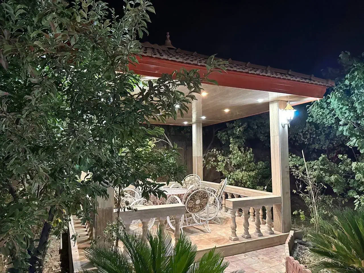 اجاره روزانه باغ ویلا لاکچری|اجارهٔ کوتاه‌مدت ویلا و باغ|نجف‌آباد, قلعه سفید|دیوار