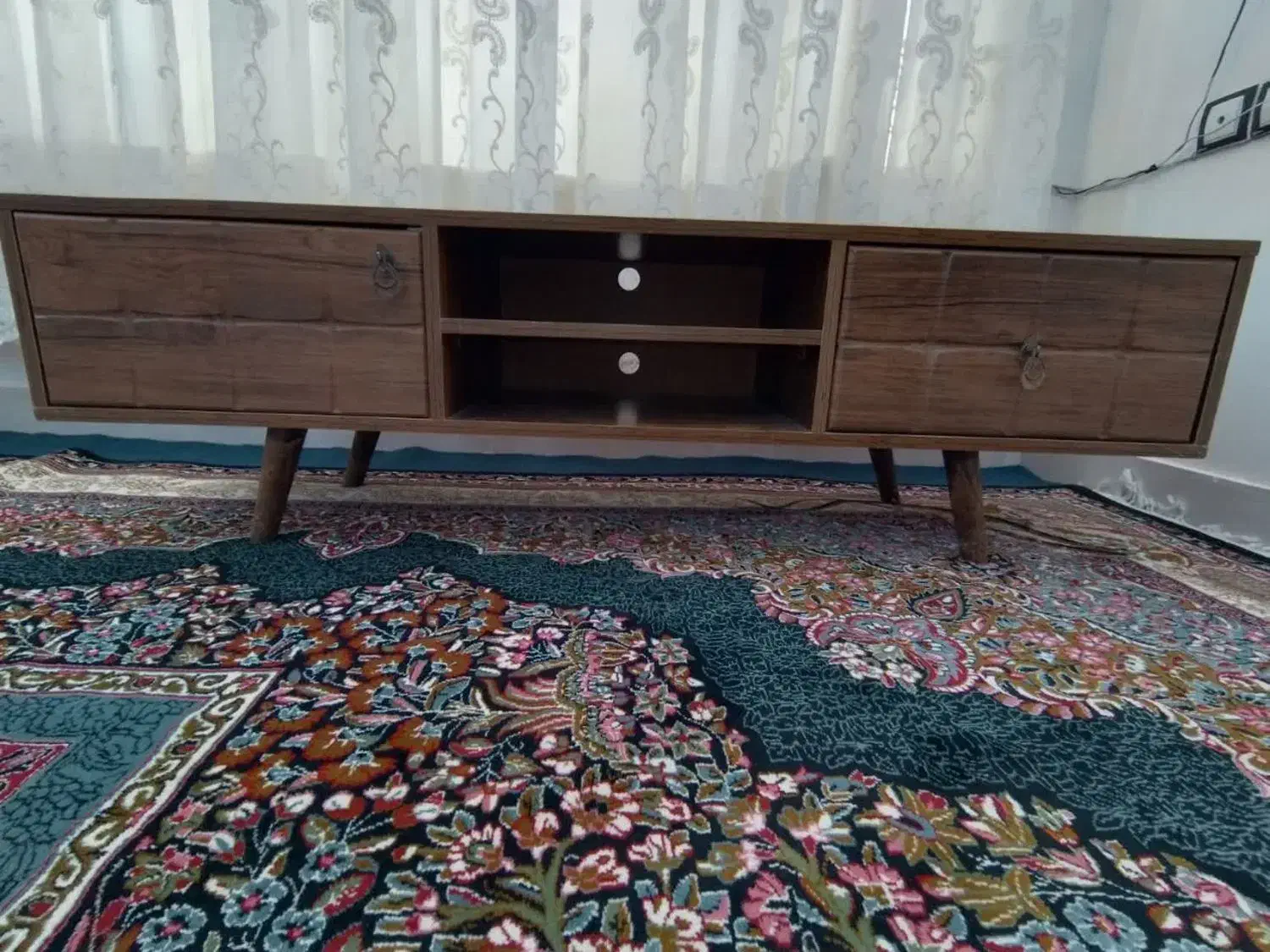 زیر تلویزیون در حد نو|میز تلویزیون|پاپی, |دیوار