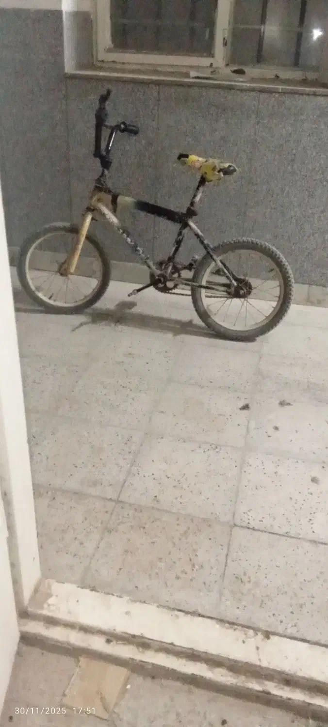 در حد نو دوچرخه 16 20 12 موجود|دوچرخه، اسکیت، اسکوتر|پائین جام, |دیوار