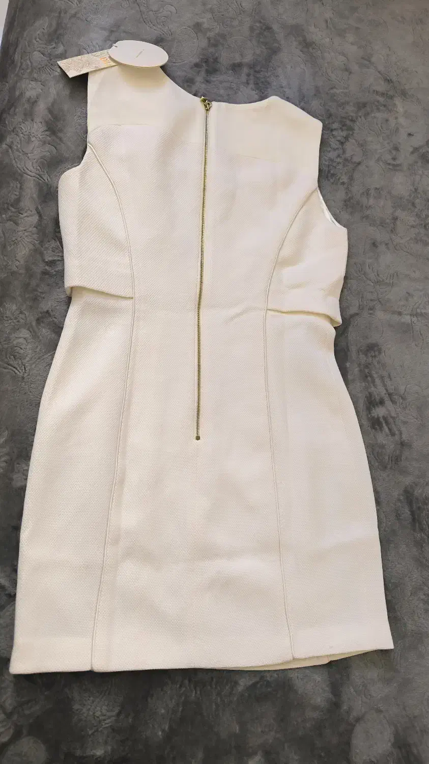 لباس زنانه|لباس|صدرا-فارس, فاز ۲|دیوار