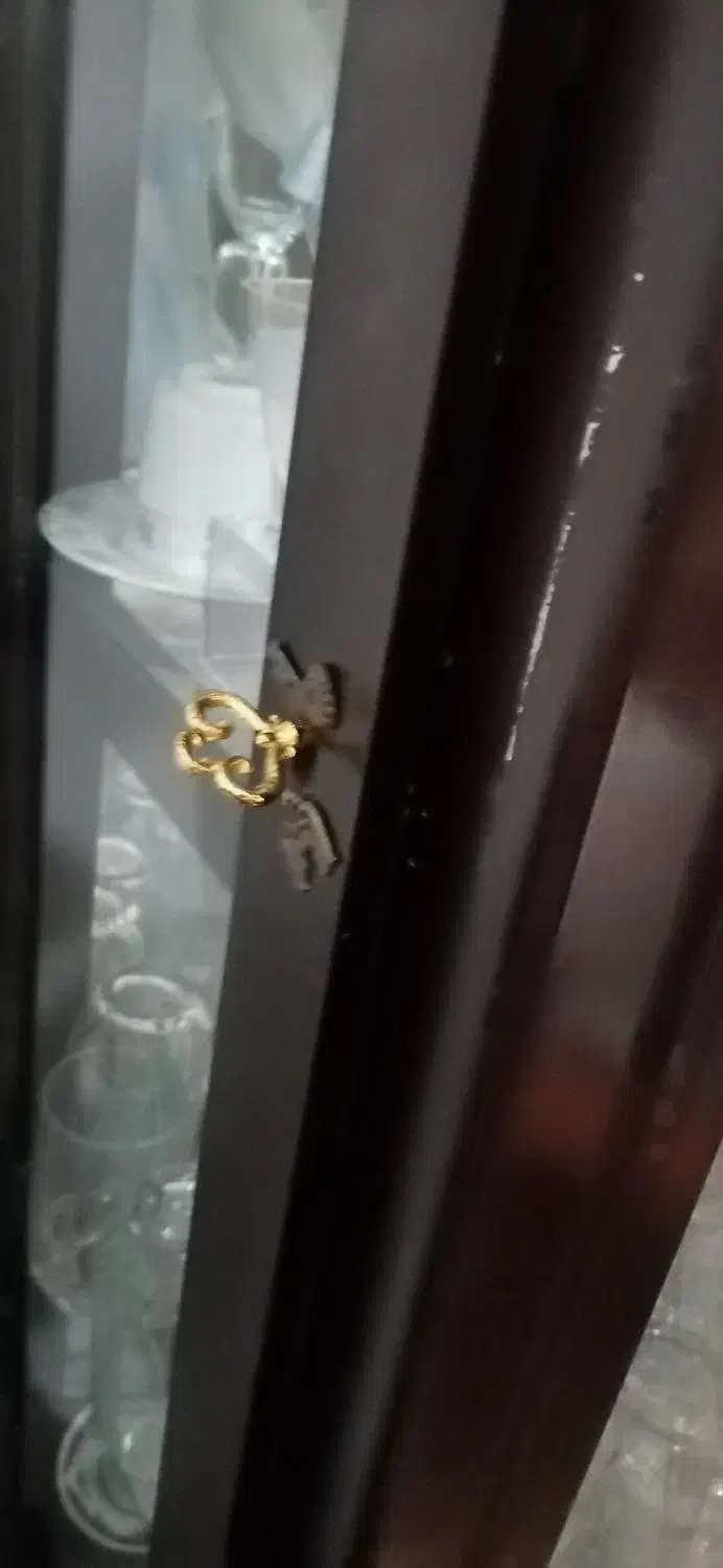 ویترین (بوفه)|بوفه، ویترین، کنسول|رشت, سلیمانداراب|دیوار