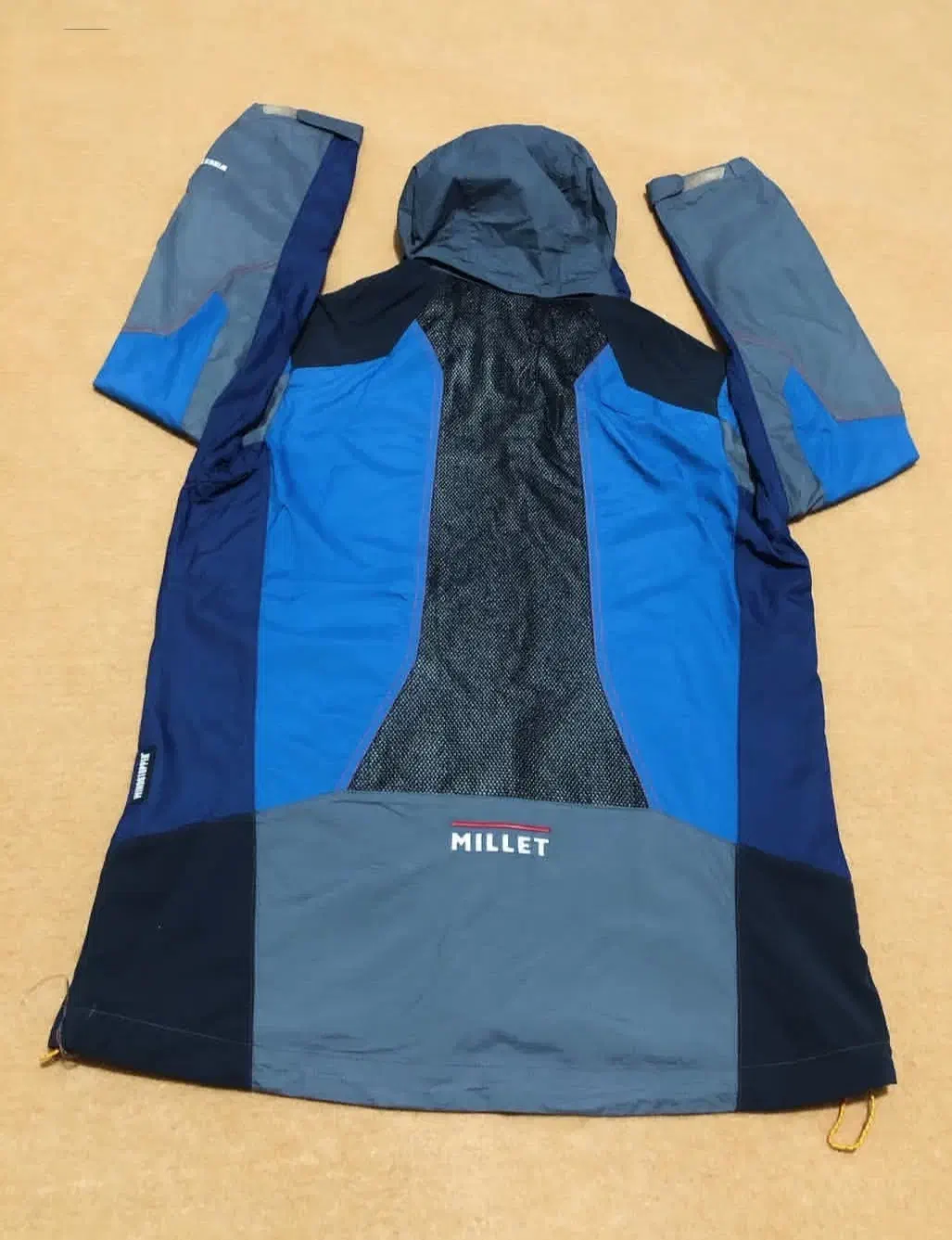 کوهنوردی میلت|کوهنوردی و کمپینگ|تهران, آسمان|دیوار