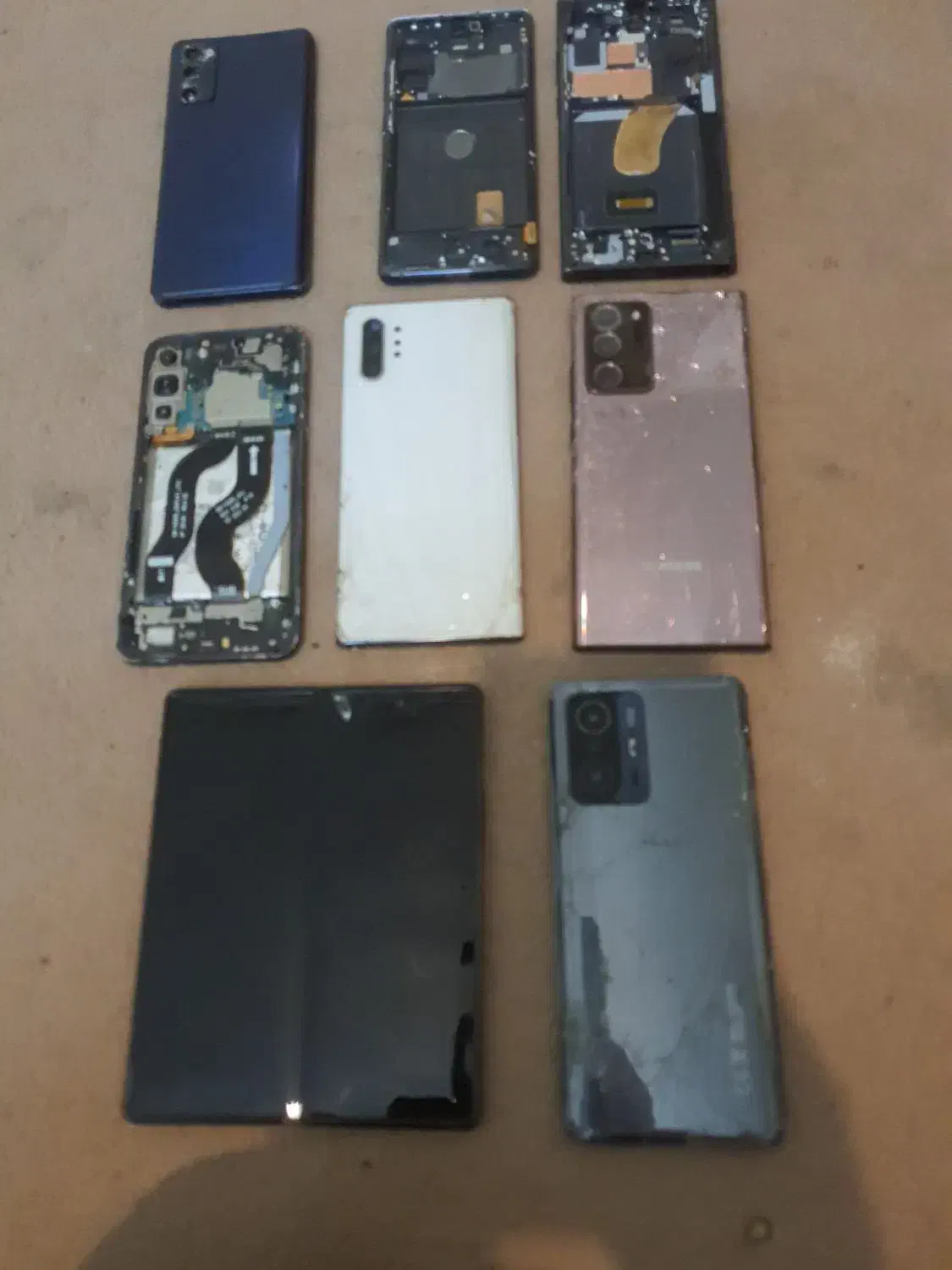 تعدادی گوشی اصلی یا قطعه لطفاً توضیحات خوانده شه|موبایل|تهران, علی‌آباد|دیوار