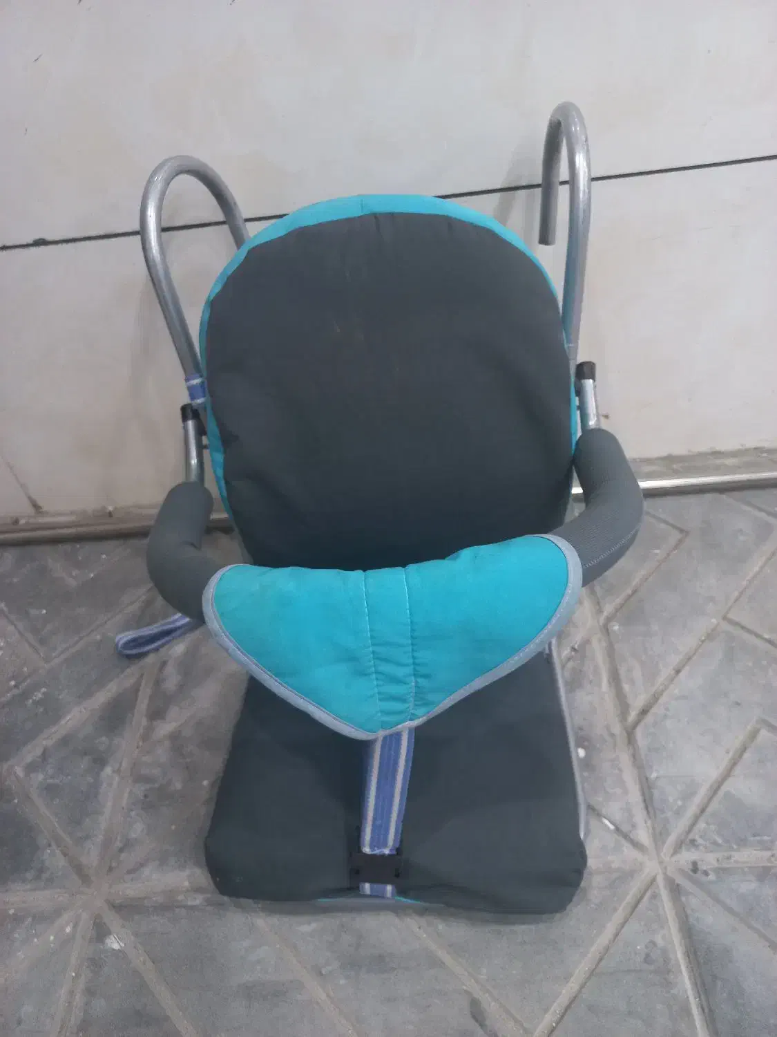 صندلی ماشین کودک|تخت و صندلی بچه|همدان, |دیوار