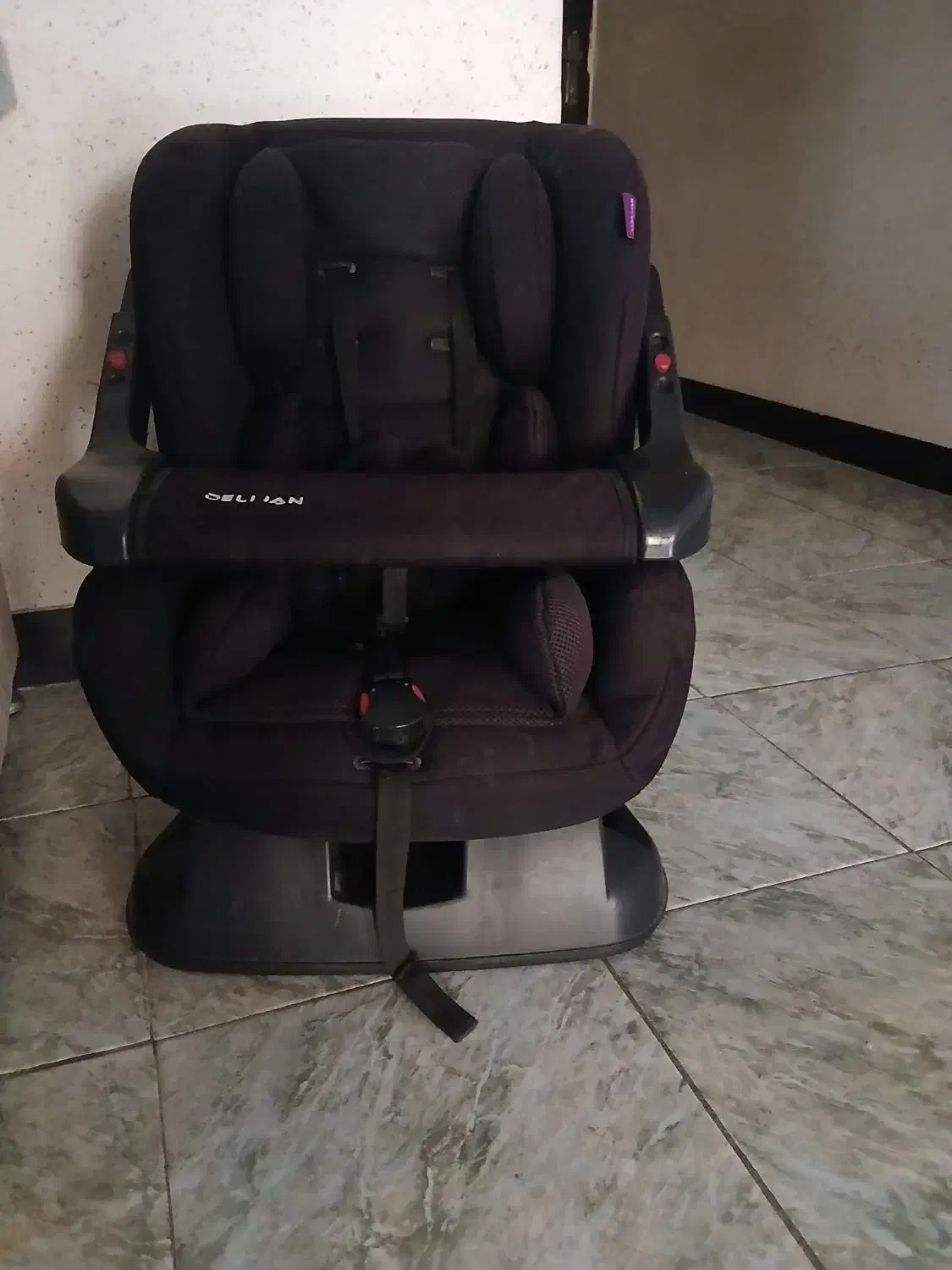 صندلی ماشین کودک|تخت و صندلی بچه|سمنان, |دیوار