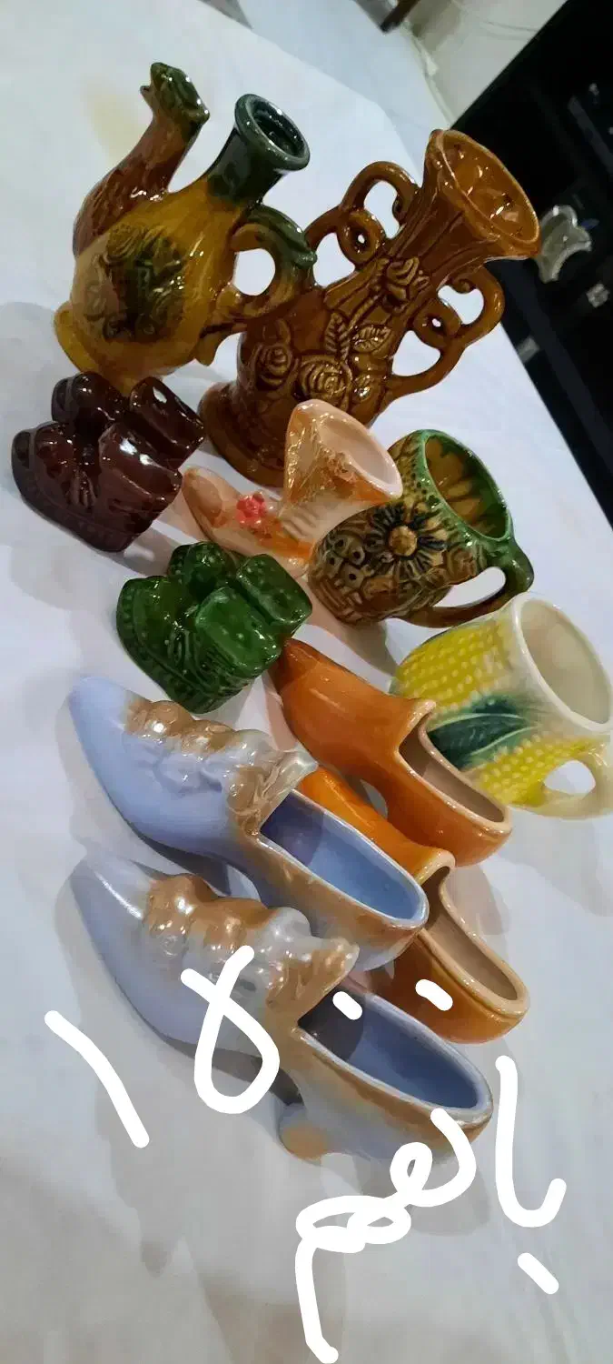 تعدادی وسایل نوستالژی و قددیمی و مجموعه ای|کلکسیون اشیاء عتیقه|آستارا, |دیوار