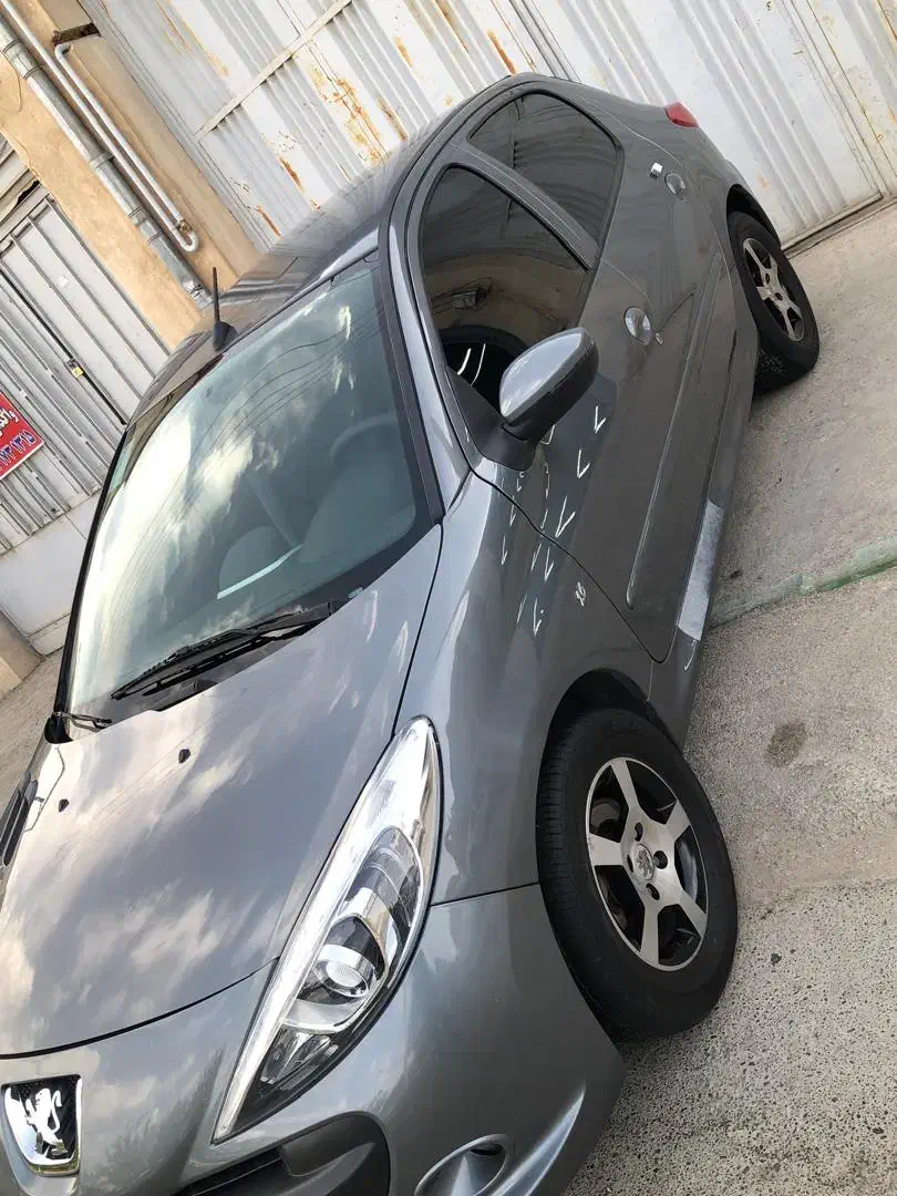 207 سقف فلز کم کار .در حد|خودرو سواری و وانت|شاهرود, |دیوار