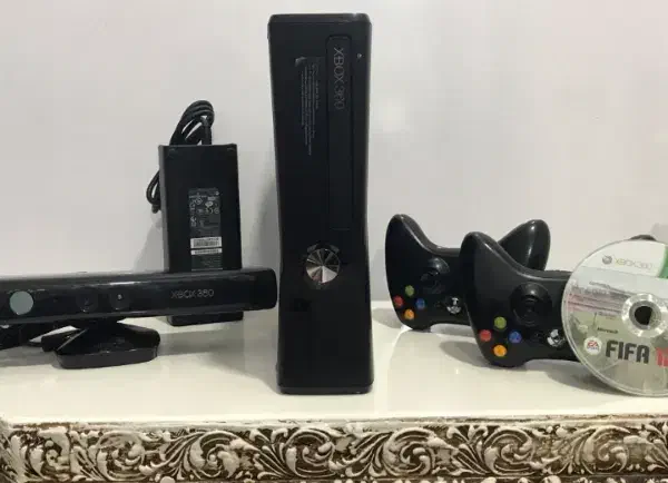 (2 دسته+بازی) Xbox Slim E + KINEKT|کنسول، بازی ویدئویی و آنلاین|امیدیه, |دیوار