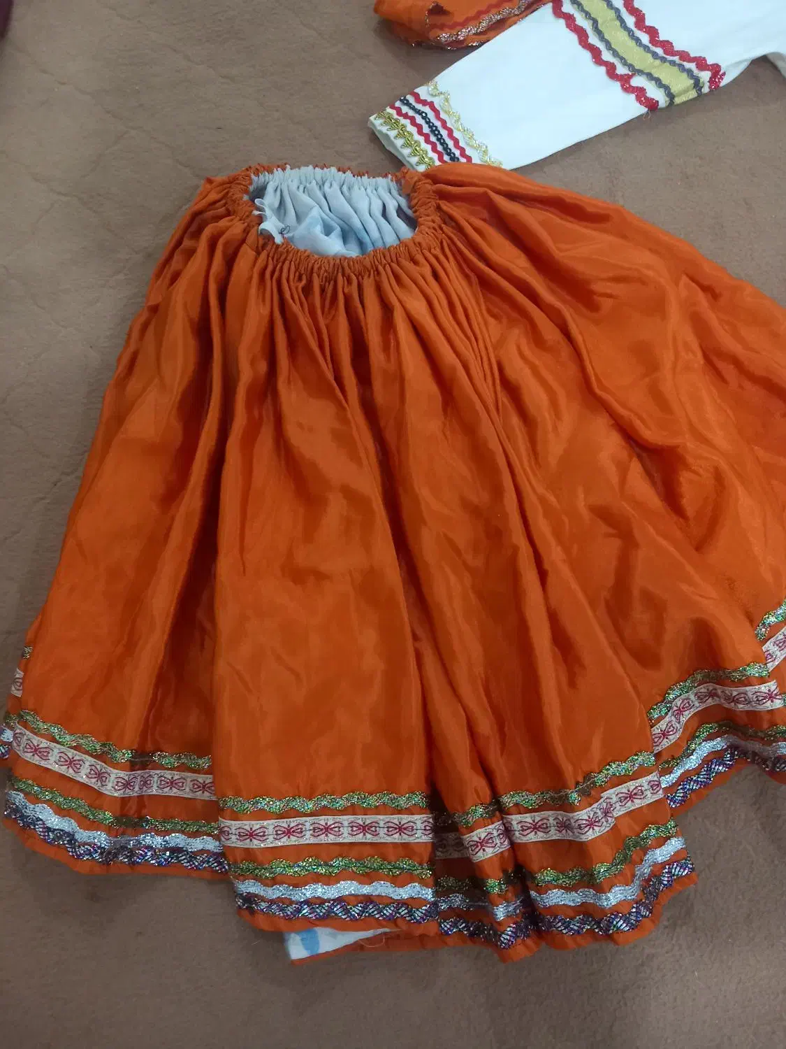 لباس محلی|لباس|مشهد, نوده|دیوار