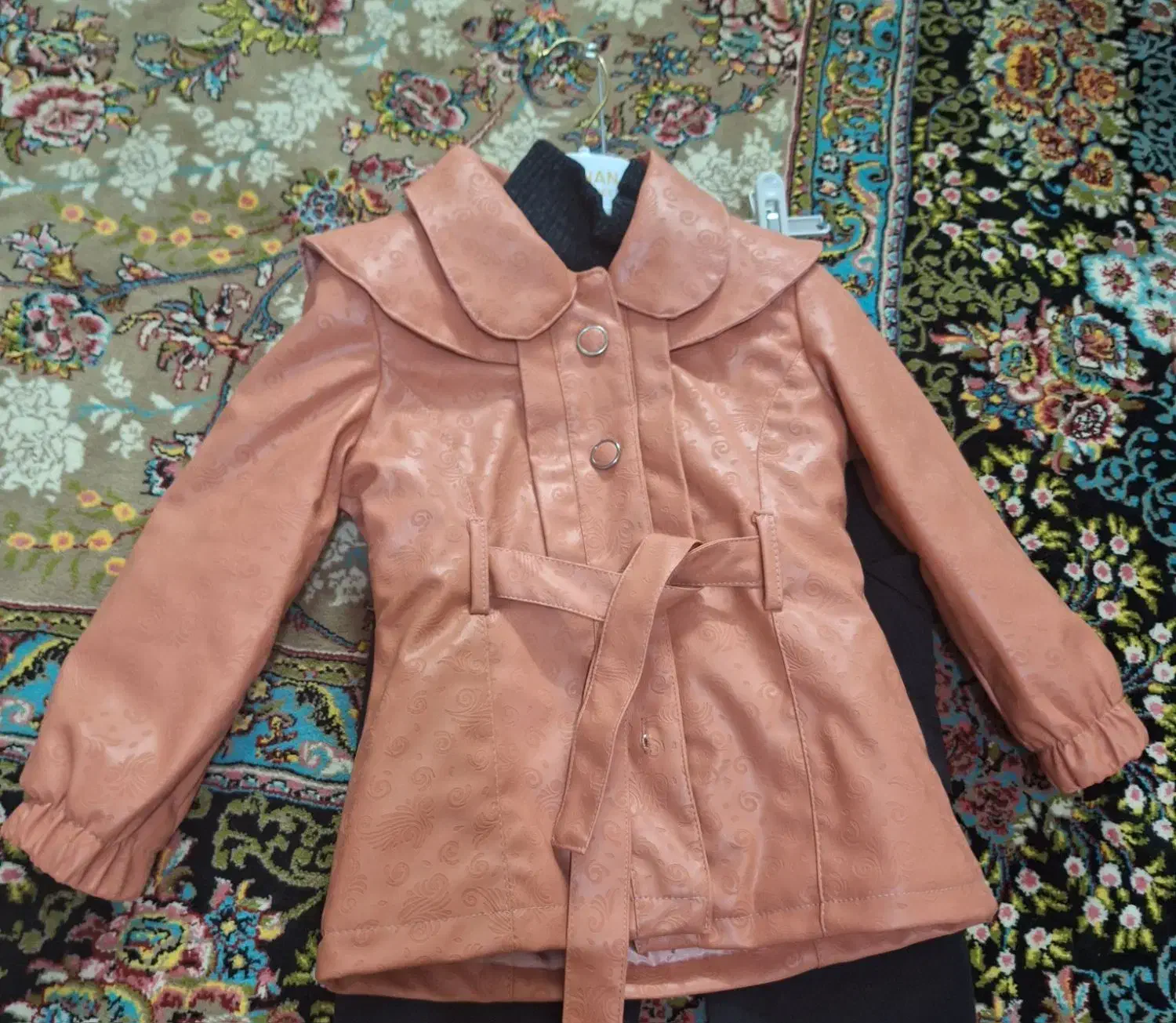 کاپشن چرم دخترانه۳،۴سال|لباس|کاشان, شهرک امیرالمومنین|دیوار