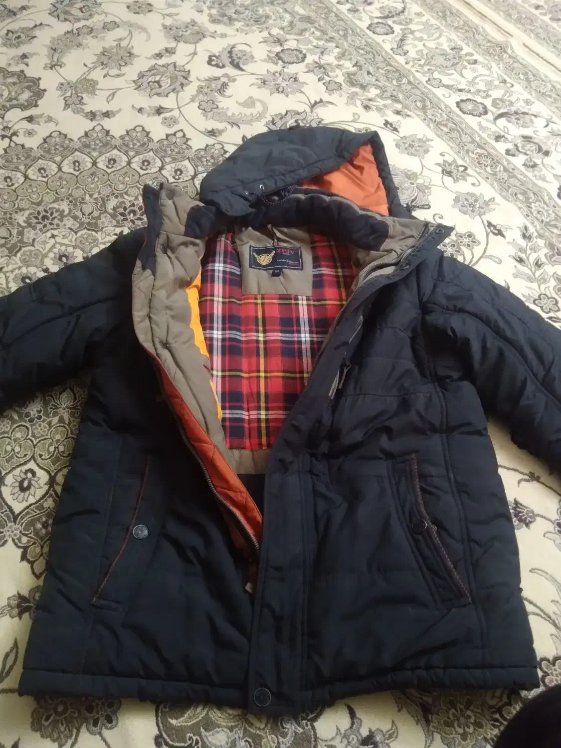 کاپشن|لباس|مشکین‌دشت, |دیوار