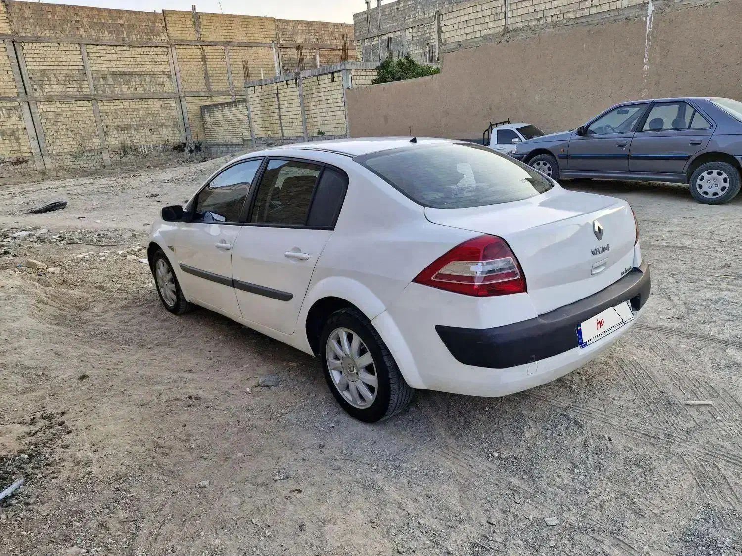 مگان ۱۶۰۰ دنده ای E2|خودرو سواری و وانت|نجف‌آباد, کهریزسنگ|دیوار