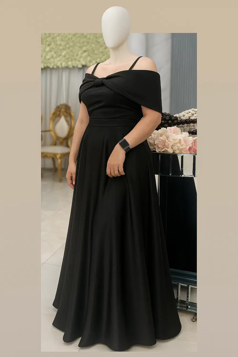 تعدادی لباس مجلسی|لباس|شیراز, آزادی|دیوار