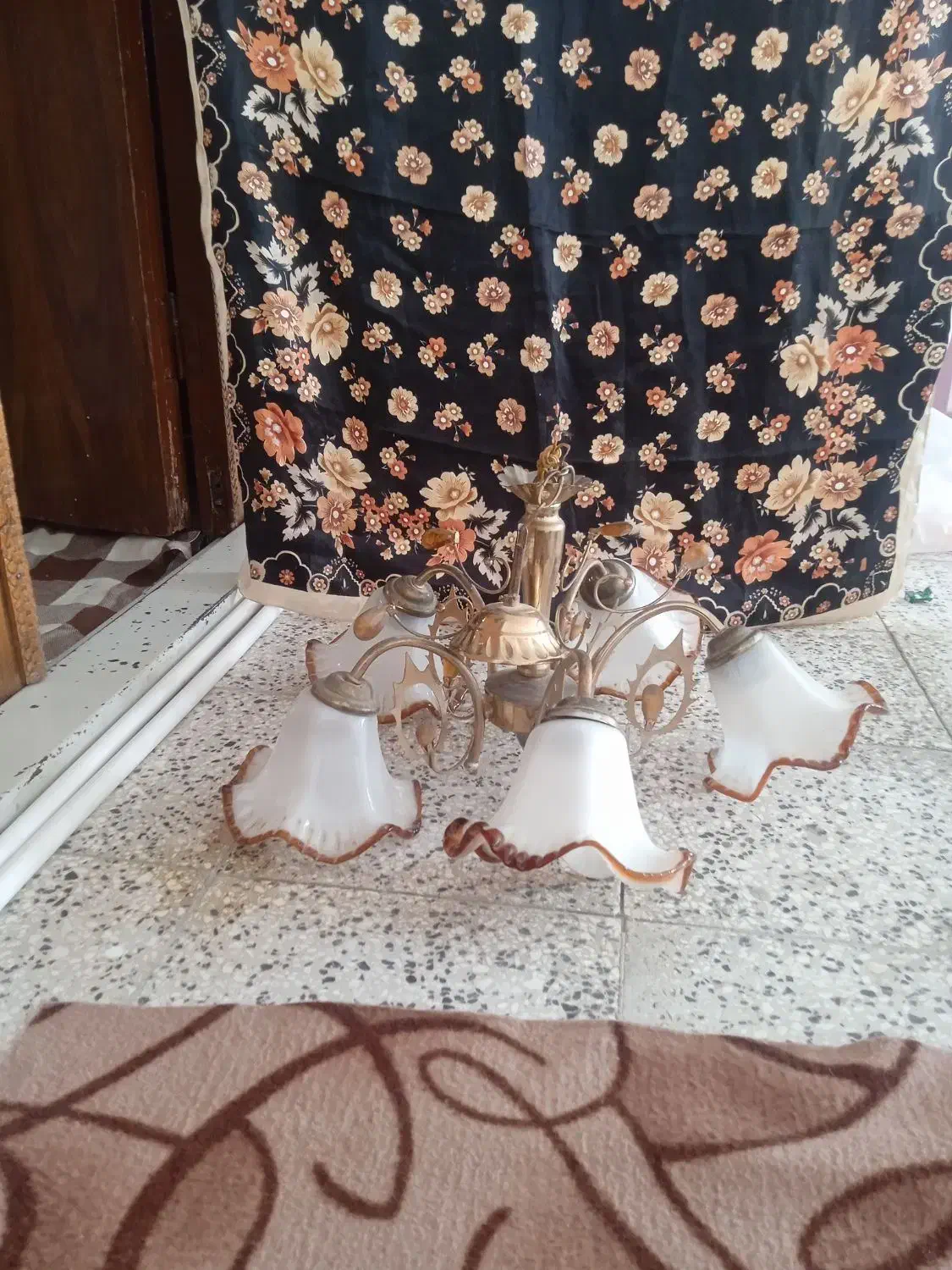 لوستر|لوستر و چراغ آویز|سبزوار, امام خمینی (ناوی)|دیوار