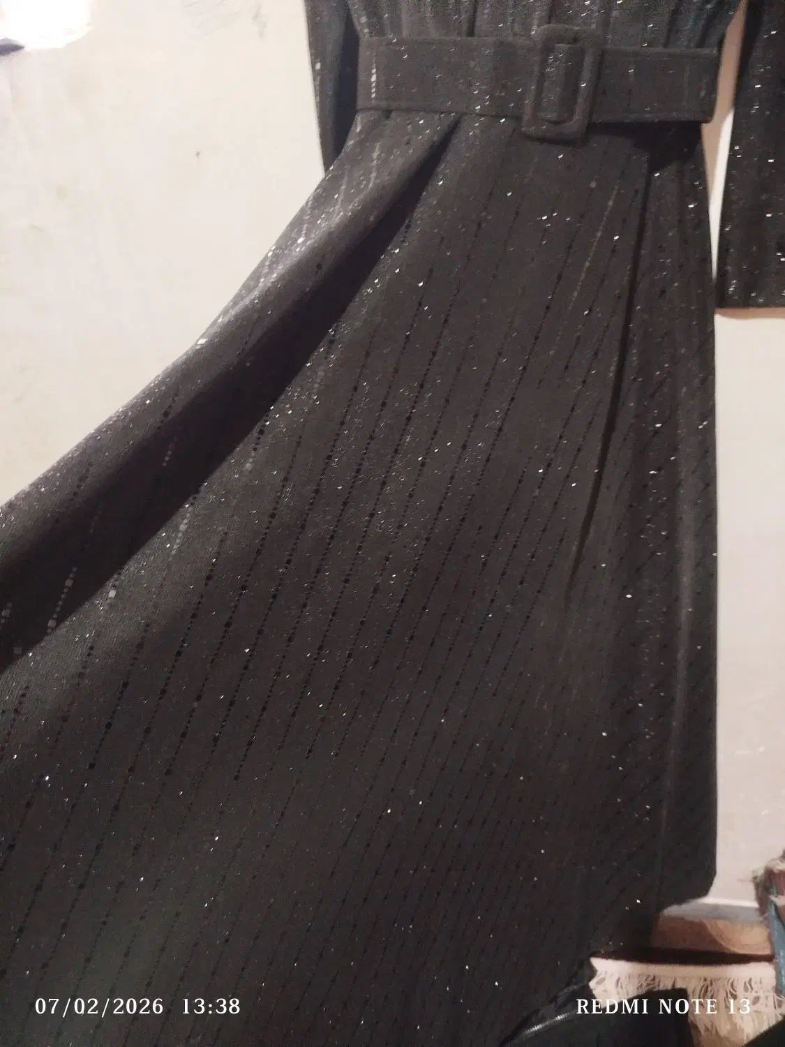 لباس مجلسی|لباس|چگنی, |دیوار