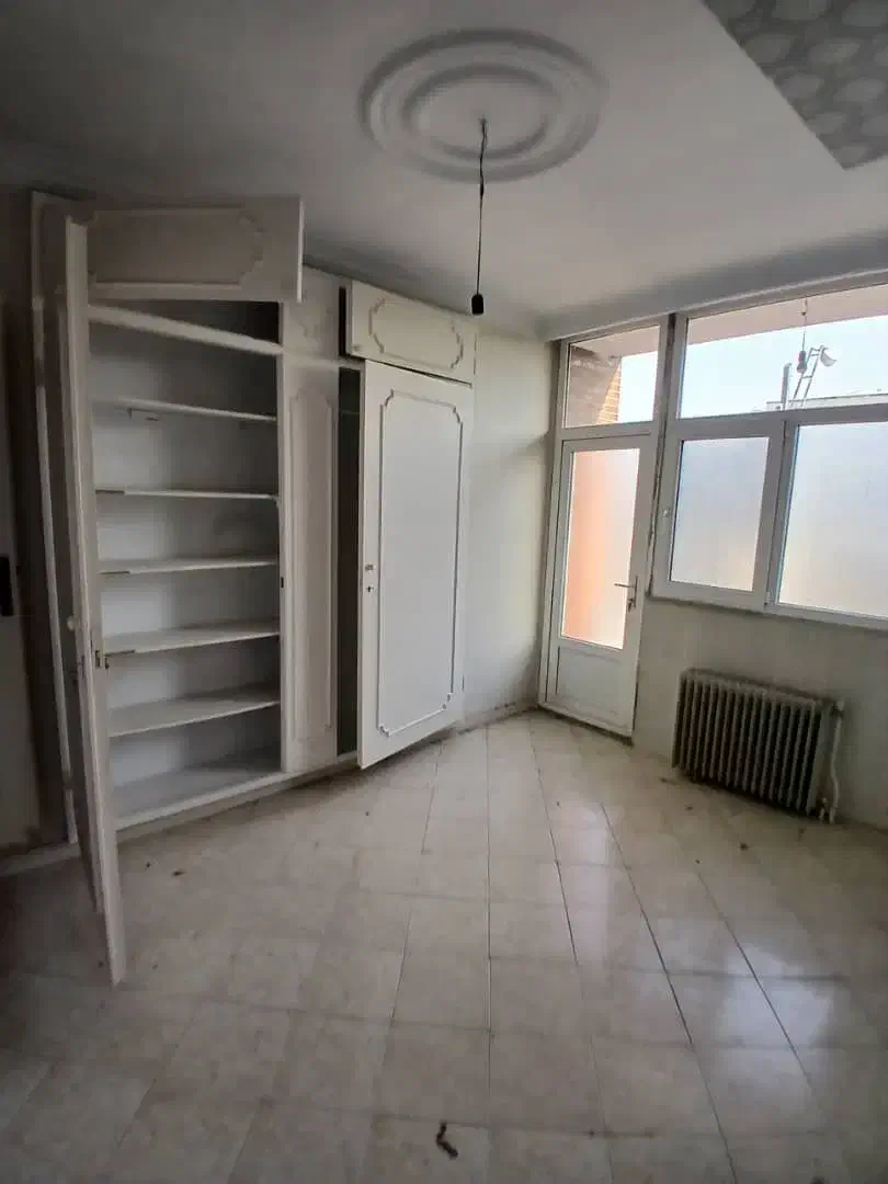 ۹۰ متر/پارکینگ/طبقه دوم