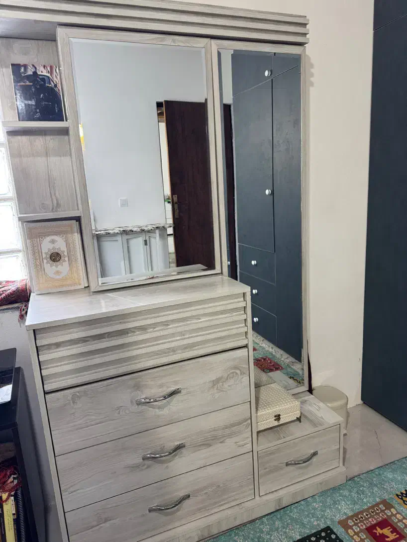 میز ارایش mdf در حد نو|جاکفشی، کمد، دراور|آمل, |دیوار