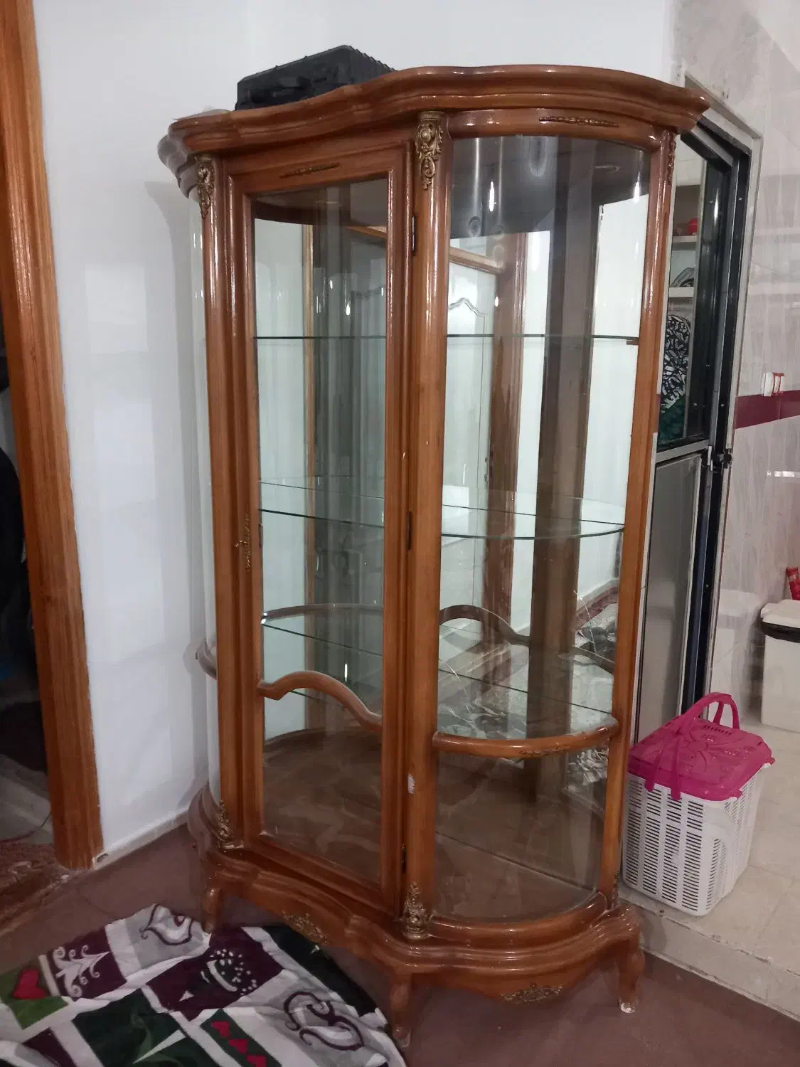 بوفه در حد نو چوب گردو|بوفه، ویترین، کنسول|اردبیل, |دیوار