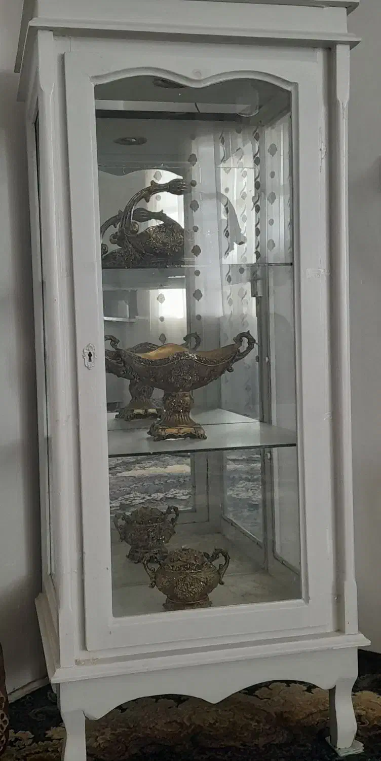 بوفه تزئینی. کفش اسپرت بچگانه|بوفه، ویترین، کنسول|چاهک, |دیوار