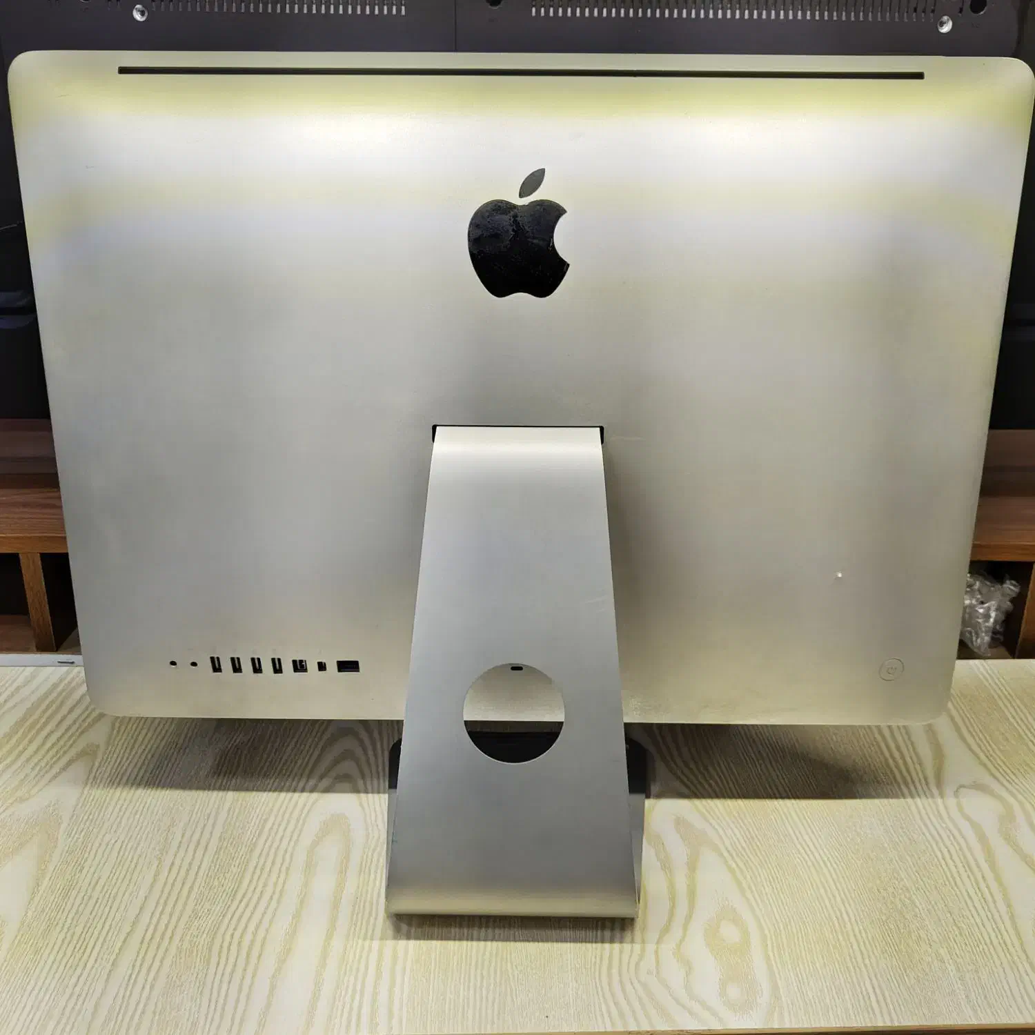 I MAC A1311 آی مک آل این وان|رایانه رومیزی|شهرضا, |دیوار