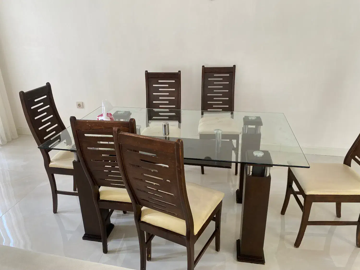 میز غذا خوری|میز و صندلی غذاخوری|لاهیجان, آهندان|دیوار