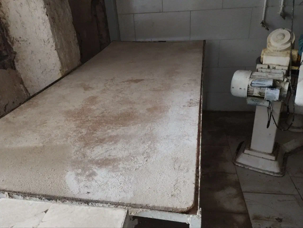 تنور گردان نانوایی و میز کار|ماشین‌آلات صنعتی|فیروزکوه, |دیوار