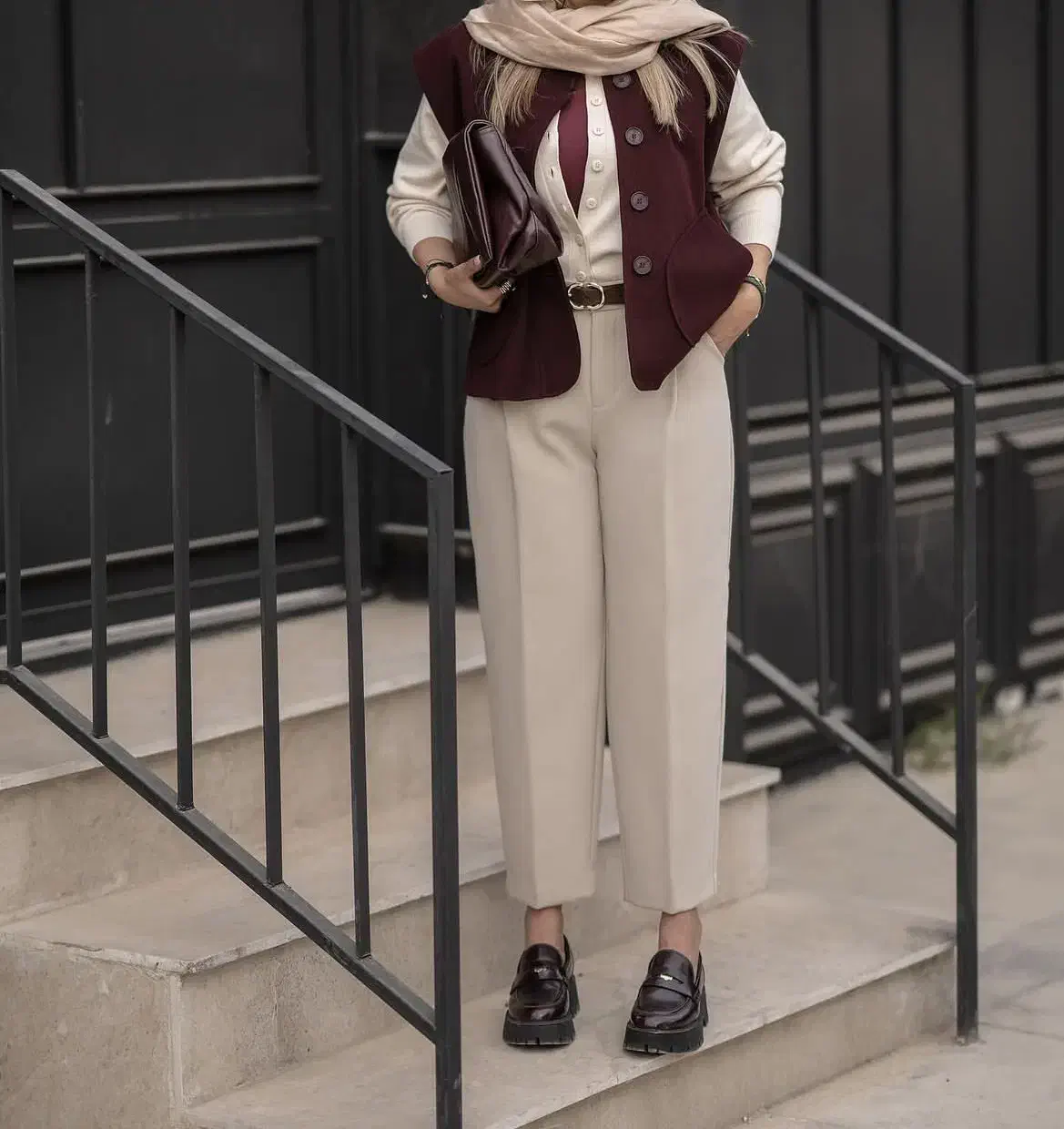 ست کامل|لباس|شیراز, دروازه قران|دیوار