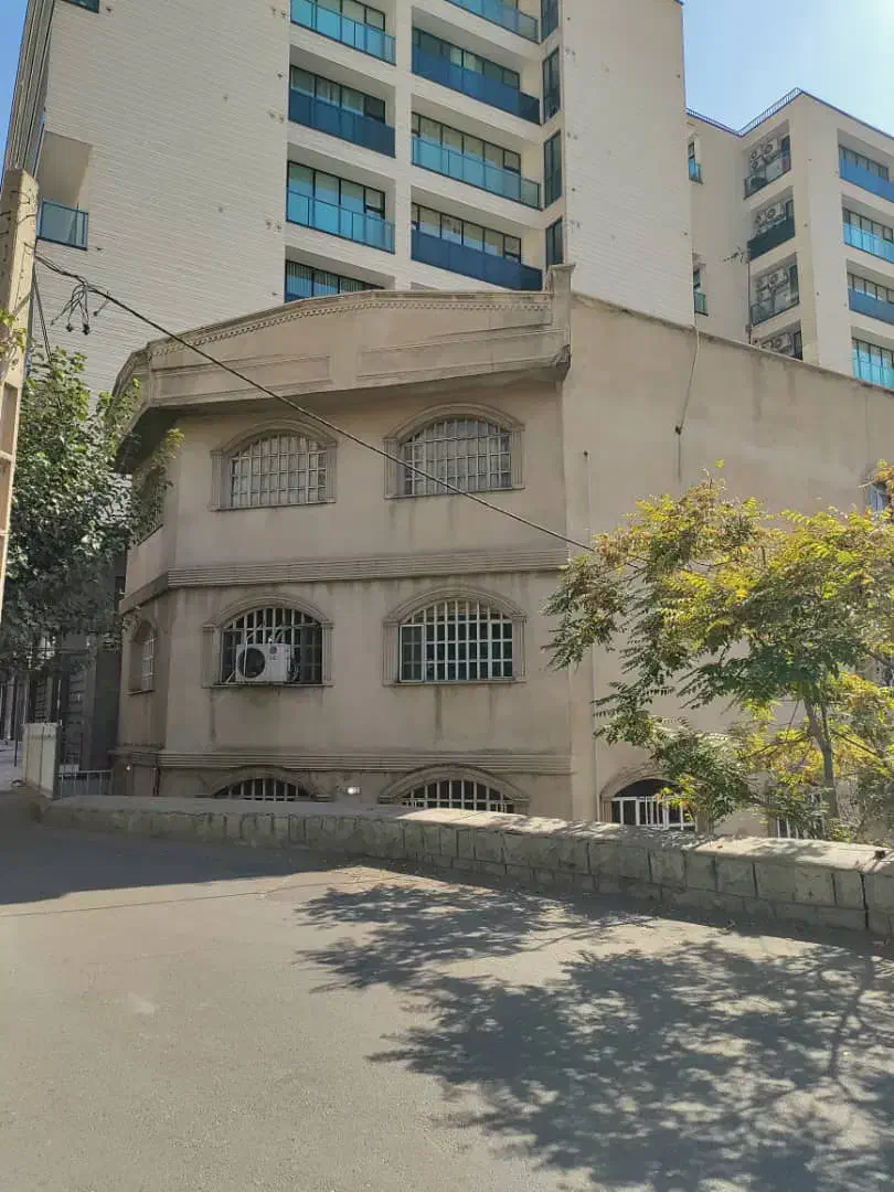 ۱۴۰ متر/ ۳ پارکینگ / موقعیت اداری / مسکونی / مخبری