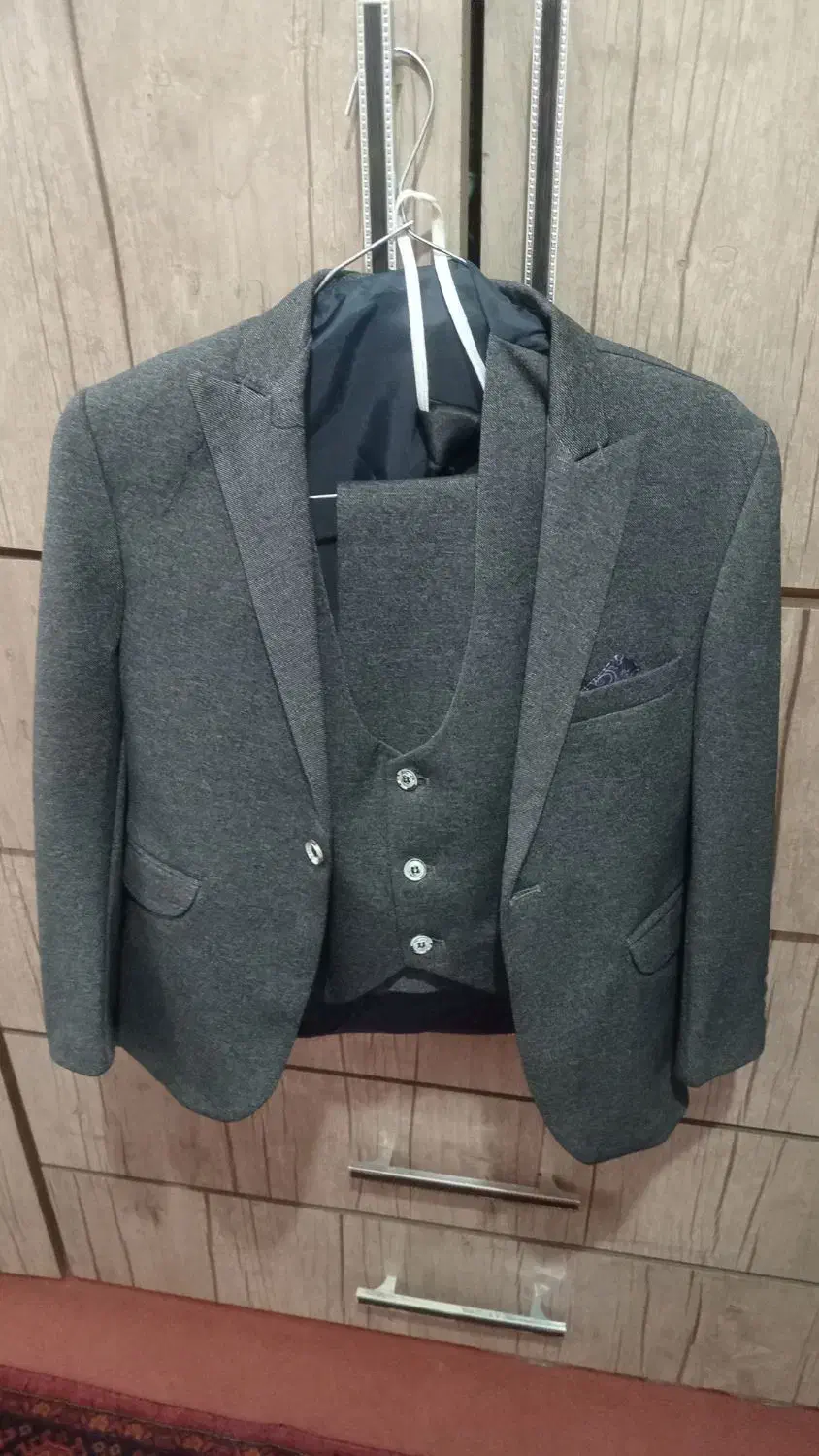 کت شلوار|لباس|لاهیجان, جمهوری|دیوار