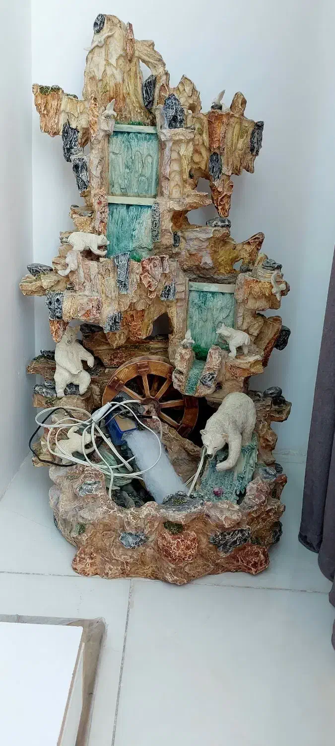 آبنما|مجسمه، تندیس، ماکت|نسیم‌شهر, |دیوار