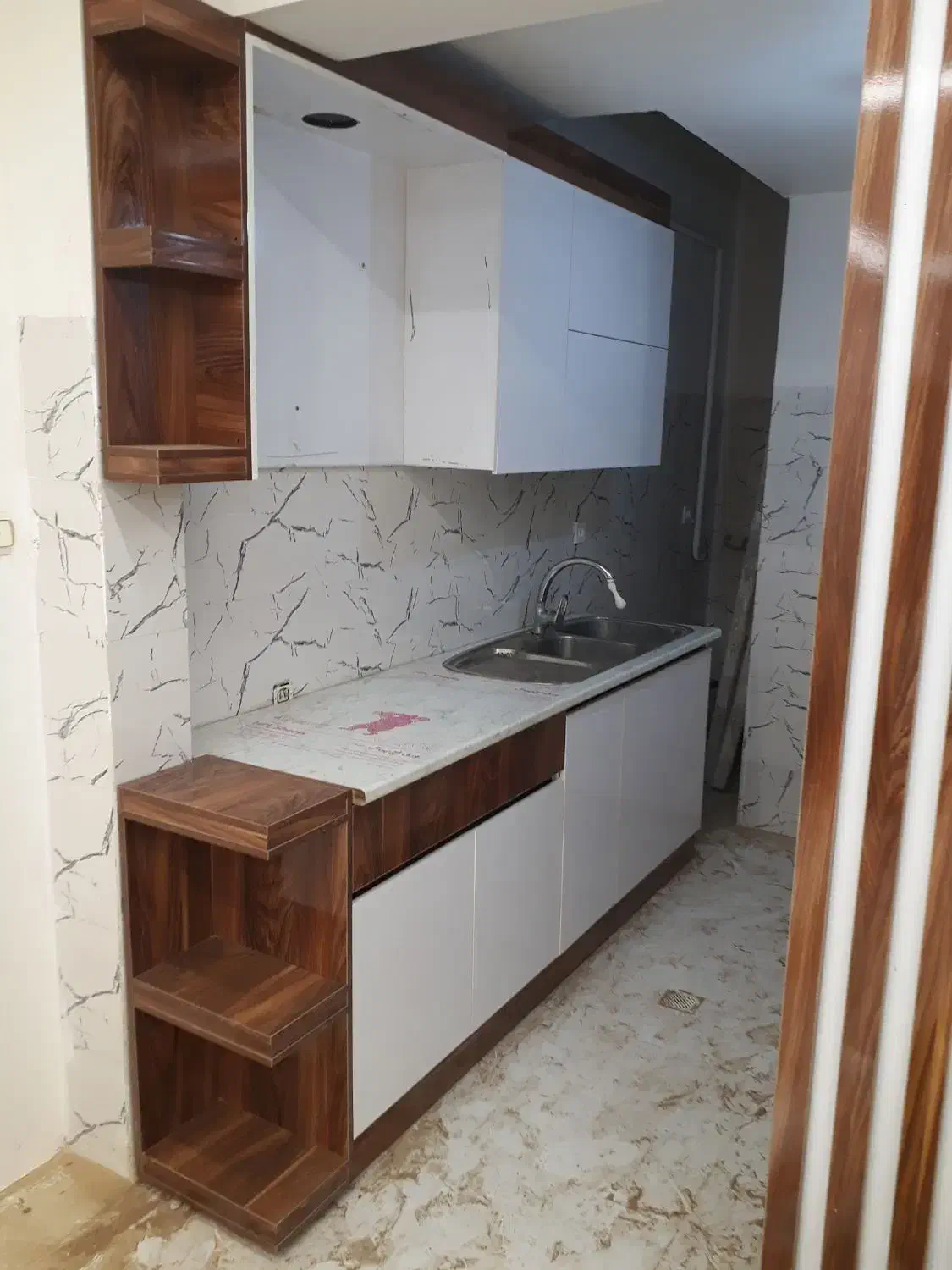 نصاب کابینت،کمددیواری شیرآلات ساختمان|خدمات پیشه و مهارت|همدان, |دیوار