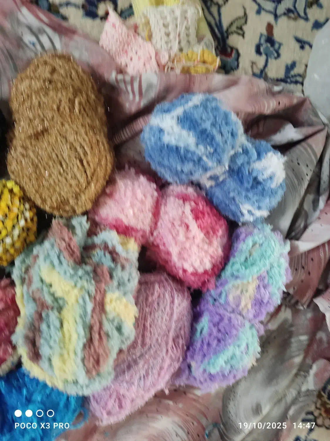 کاموا خارجی و تزئینی|لوازم خیاطی و بافتنی|ری, دیلمان|دیوار