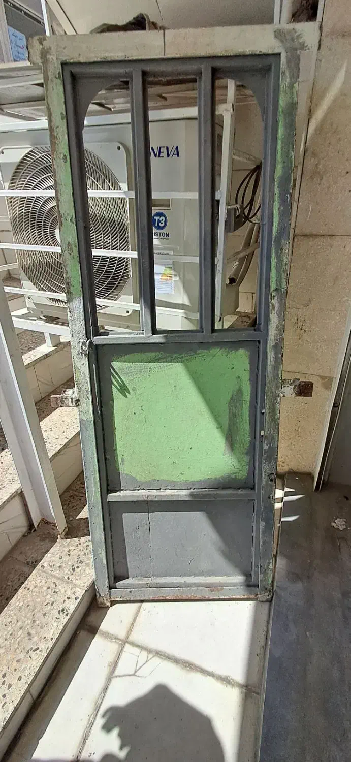 در فلزی  کاملآ سالم  به ابعاد 180در70|مصالح و تجهیزات ساختمان|مسجد سلیمان, |دیوار