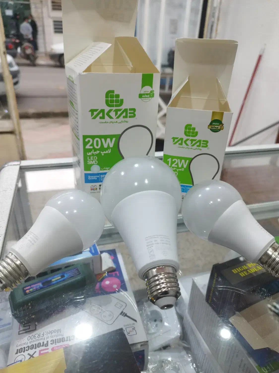 فروش لامپ معتبر با نور واقعی|لامپ و چراغ|آزادشهر, |دیوار