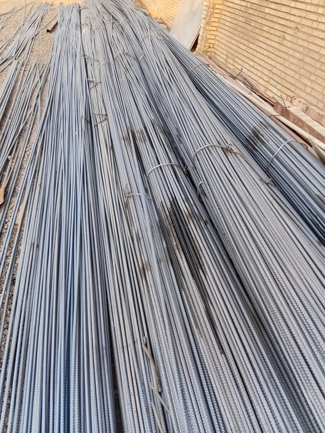 فروش انواع آهن آلات ساختمانی و آلیاژهای صنعتی|مصالح و تجهیزات ساختمان|اهواز, بازار آهن|دیوار