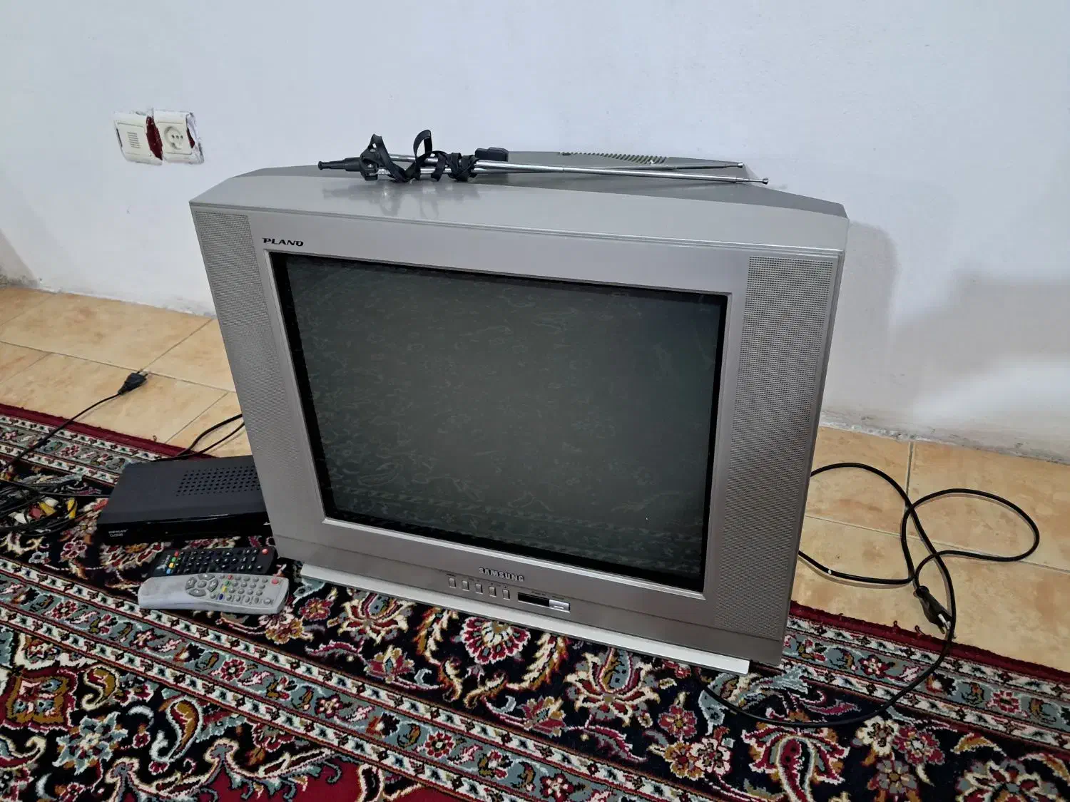 فروش تلویزیون با دستگاه دیجیتال|تلویزیون و پروژکتور|نور, |دیوار