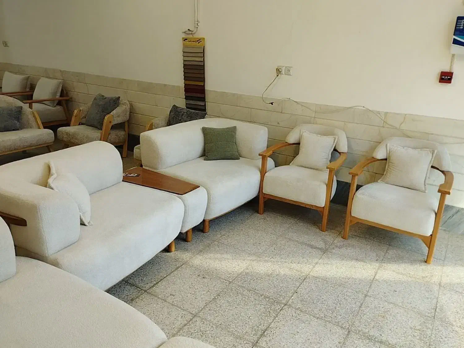 جشواره ای تغییر دکور|مبلمان خانگی و میز عسلی|قم, شاه ابراهیم|دیوار