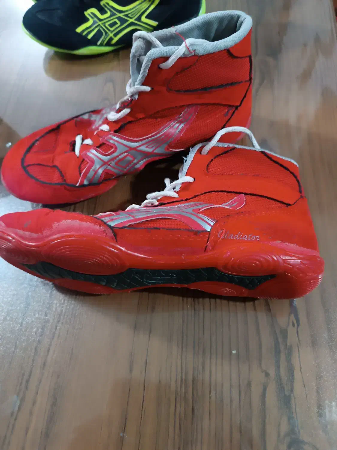 کفش کشتی کاملا سالم|کیف، کفش، کمربند|پاکدشت, پاکدشت (مامازند)|دیوار