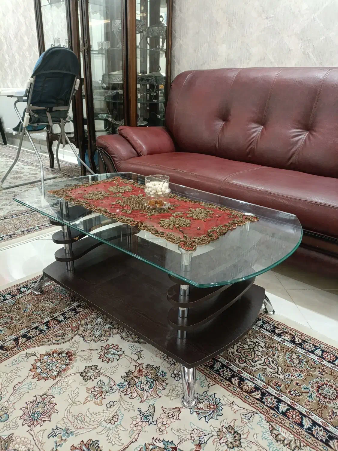 مبل و لو مبلی|مبلمان خانگی و میز عسلی|گلبهار, شهر جدید گلبهار|دیوار