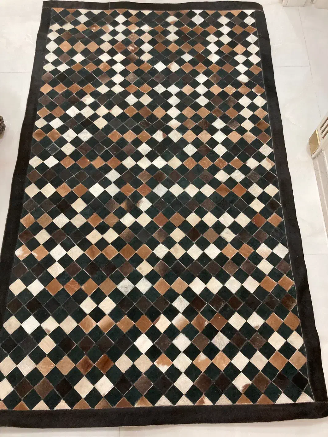 فرش چرم تیکه دوزی آنتیک برند مدنو دولایه نو نو|فرش|تهران, قلمستان|دیوار